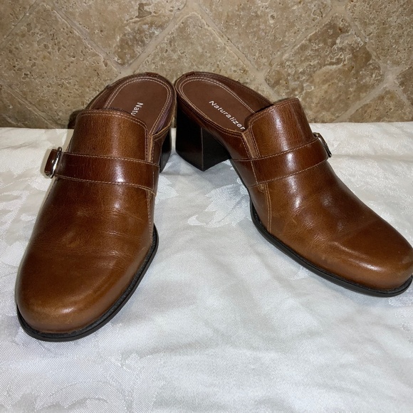 Naturalizer leather loafer mule Sz 8.5M buckle accent chunky heel - Picture 1 of 6